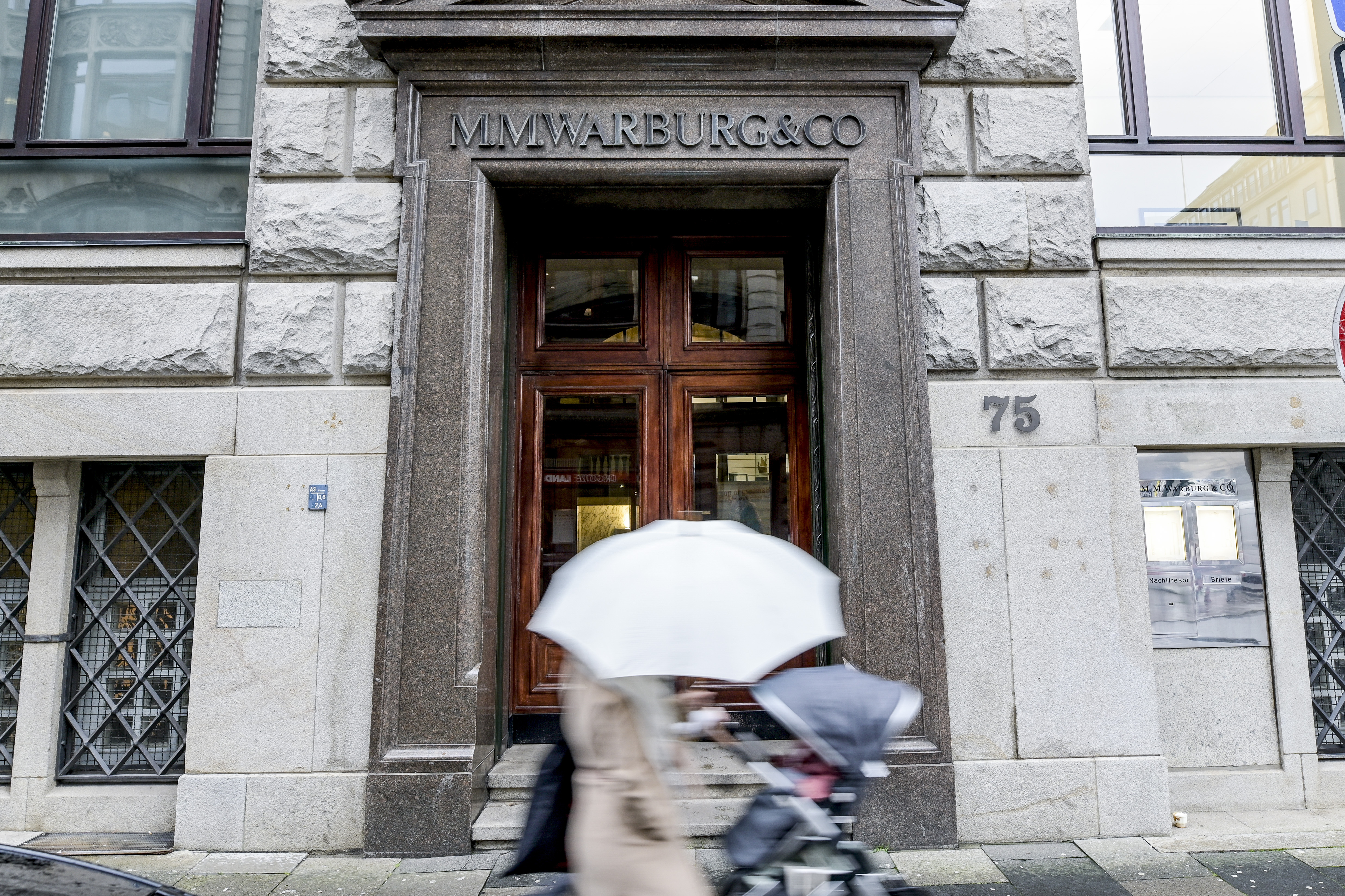 Außenfassade der Warburg-Privatbank in Hamburg