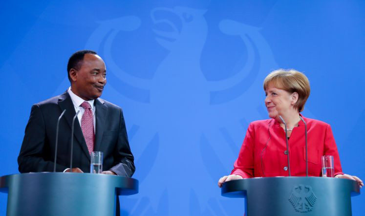 Angela Merkel und der Präsident von Niger, Mahamadou Issoufou, geben am 17.06.2016 in Berlin im Bundeskanzleramt eine gemeinsame Pressekonferenz
