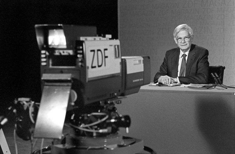 Moderator Gerhard Löwenthal während der 500sten Sendung des „ZDF-Magazins“