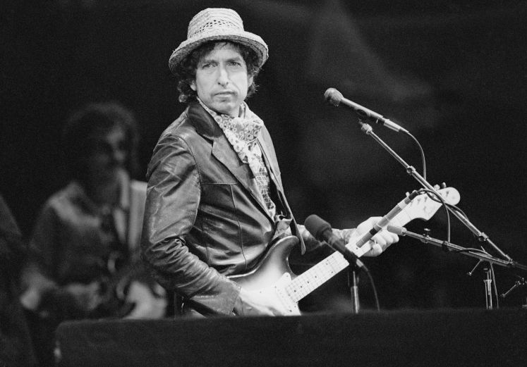 Bob Dylan bei einem Konzert 1984