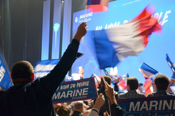 Anhänger des Front National jubeln für Marine le Pen
