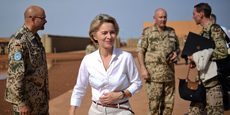 Bundesverteidigungsministerin Ursula von der Leyen im Camp Castor in der ehemaligen Rebellenhochburg Gao im Afrikanischen Mali