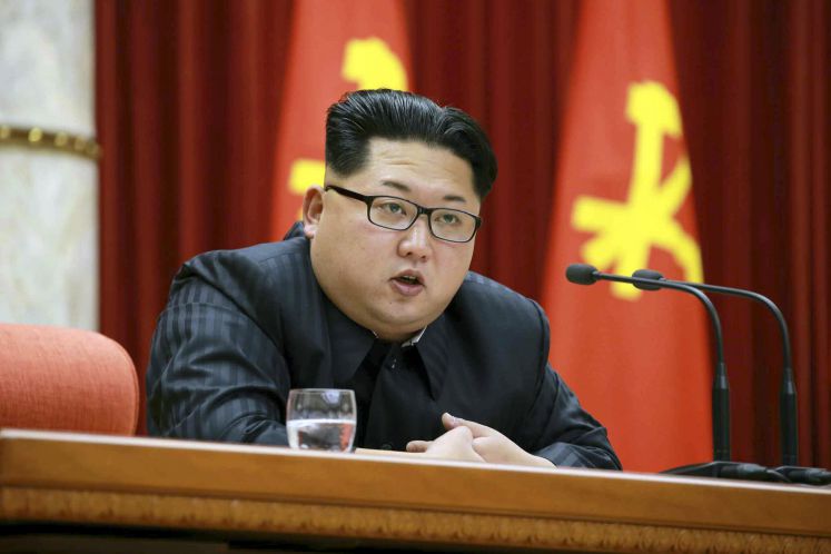 Kim Jong 2016 Un bei einer Zusammenkunft des Nordkoreanischen Zentralkommittees