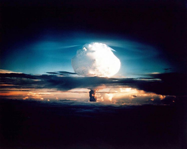 Der Atompilz der Wasserstoffbombe „XX-58 IVY MIKE“ bei einem Test der USA am 1. November 1952.