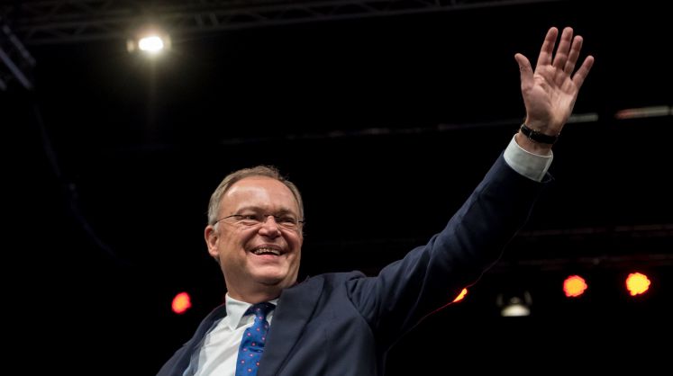Niedersachsens Ministerpräsident Stephan Weil bei einem Wahlkampfauftritt / picture alliance
