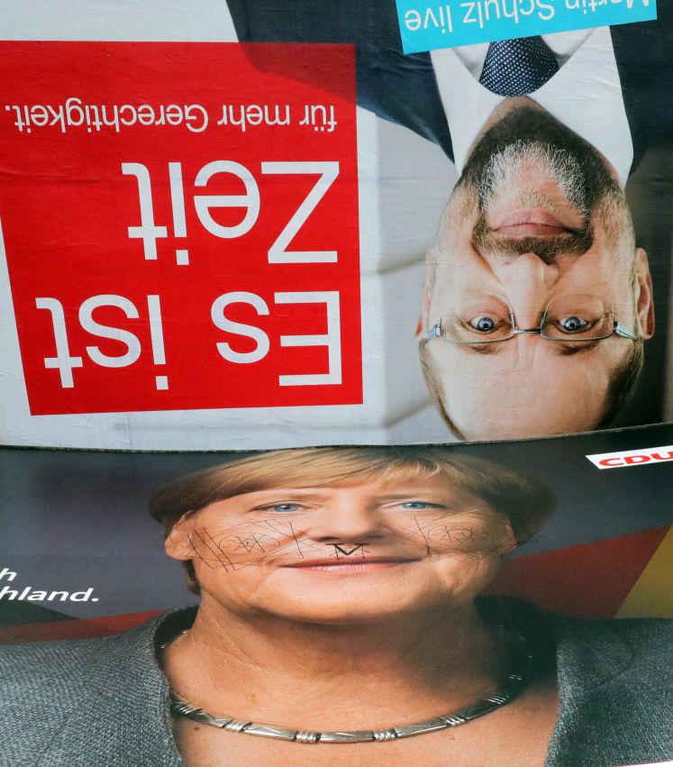 Ein auf den Kopf gestelltes Wahlplakat der SPD