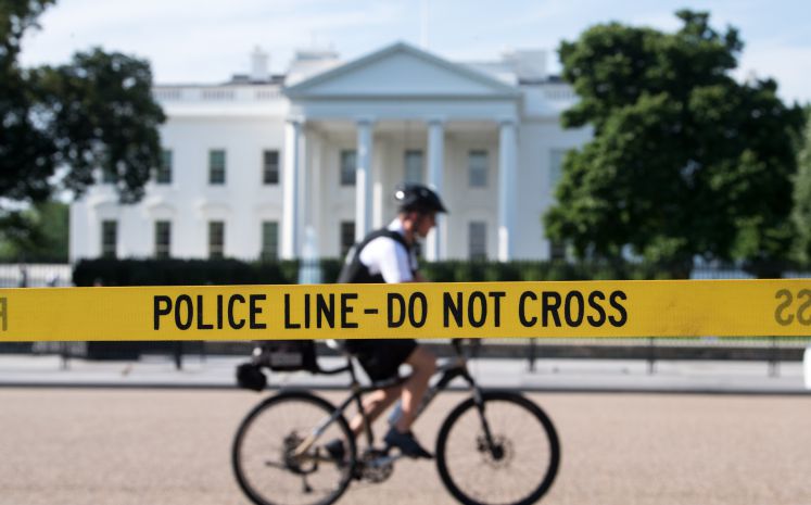 Polizeiabsperrung vor dem Weißen Haus in Washington