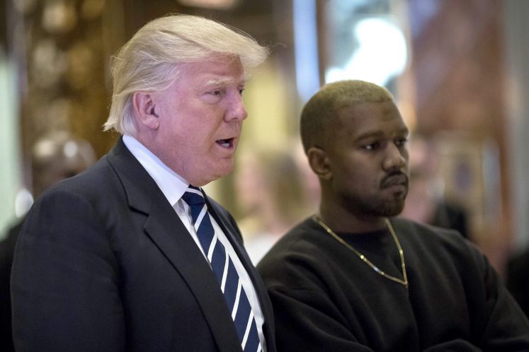 Trump und Kanye West posieren für ein Bild