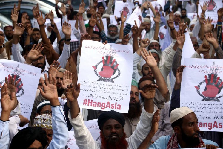 Religiöse Fanatiker fordern die Hinrichtung Asia Bibis