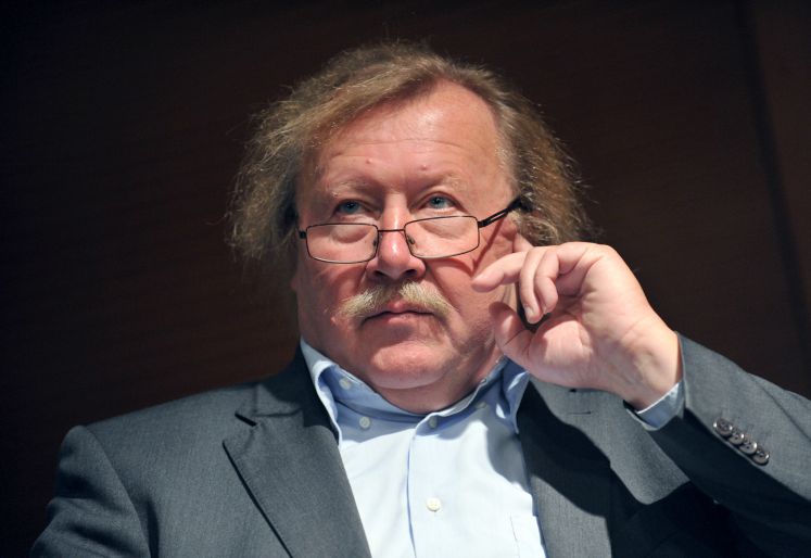 Der Philosoph Peter Sloterdijk nimmt am 15.10.2012 auf einer Pressekonferenz in München (Bayern) teil
