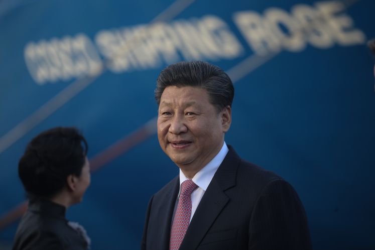 03.12.2018, Panama, Panama City: Chinas Präsident Xi Jinping steht an den Cocoli-Schleusen im Panamakanal. Chinas Staats- und Parteichef Xi Jinping hat als erster Präsident der Volksrepublik Panama besucht.