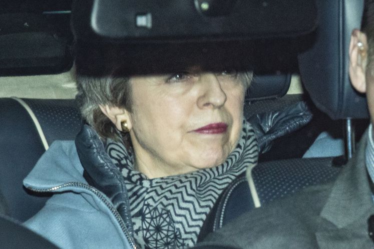 Theresa May verlässt das britische Parlament