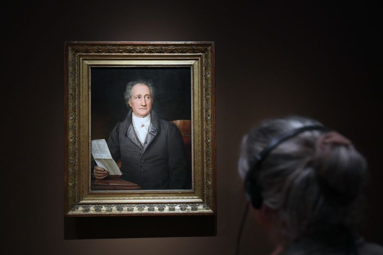Ein Gemaelde von Johann Wolfgang von Goethe von Joseph Karl Stieler ist in der Ausstellung „Du bist Faust“ in der Hypo Kunsthalle Muenchen ausgestellt
