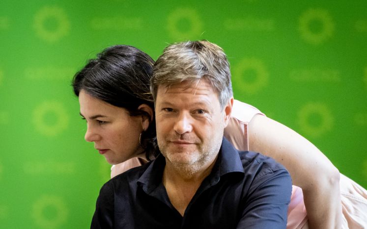 Die Parteivorsitzenden von Bündnis 90/Die Grünen, Robert Habeck und Annalena Baerbock, nehmen an der Parteitratssitzung ihrer Partei teil.