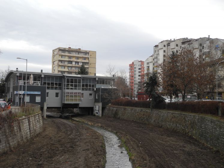 Ausgetrocknete Flüsse: Weil die bulgarische Industriestadt Pernik unter Wassermangel leidet, wurde das Wasser auf acht Stunden täglich rationiert 