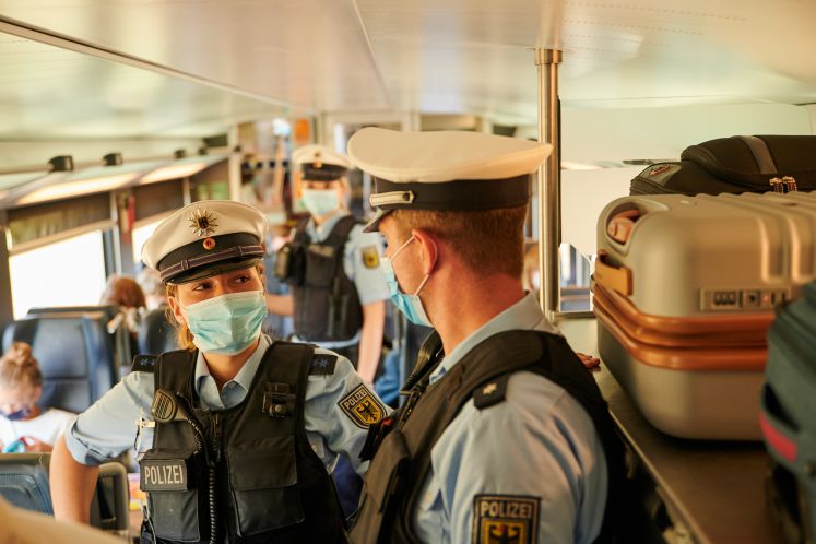 maskenpflicht-zugbegleiter-gewerkschaft-der-lokomotivfuehrer-bundespolizei-bussgeld