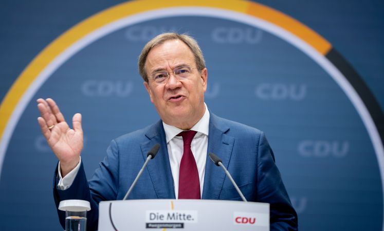 Armin Laschet, CDU-Kanzlerkandidat, CDU-Bundesvorsitzender und Ministerpräsident von Nordrhein-Westfalen, gibt im Konrad-Adenauer-Haus, der CDU-Parteizentrale, nach der Vorstandssitzung seiner Partei eine Pressekonferenz.