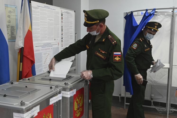 Russische Beamte wählen Parlament