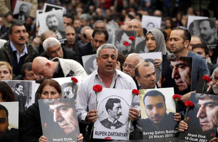 Armenier und Türken erinnern am 24. April 2014 in Istanbul an den Völkermord