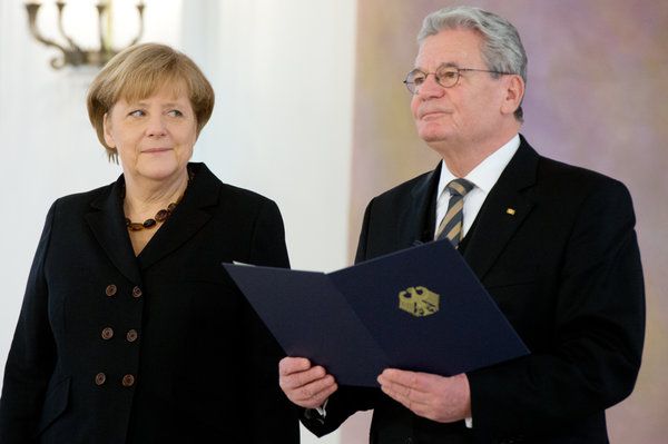 Joachim Gauck ernennt Angela Merkel zur Kanzlerin