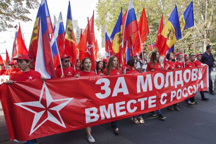 Mitglieder der Sozialistischen Partei protestieren in Chisinau gegen das Assoziierungsabkommen zwischen Moldau und der EU
