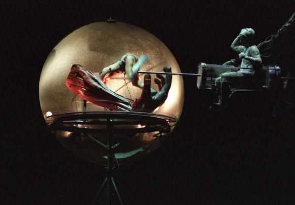 Stockhausens Opern-Heptalogie „Licht - Die sieben Tage der Woche“, umfasst sieben Opern mit 29 Stunden Musik