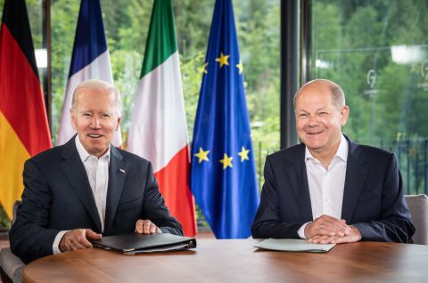Joe Biden und Olaf Scholz beim G7-Gipfel in Elmau