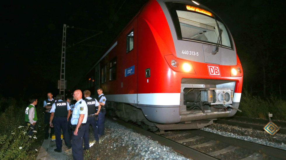 Amoklauf in einem Regionalexpress: In Würzburg hat ein 17-jähriger Afghane mehrere Fahrgäste teils schwer verletzt