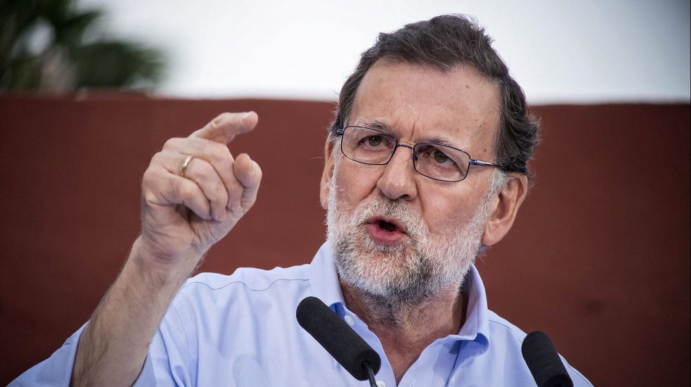 Mariano Rajoy gestikulierend bei einer Rede.