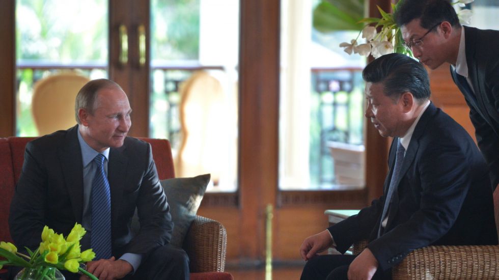 Russlands Präsident Wladimir Putin und Chinas Staatschef Xi Jinping im Gespräch