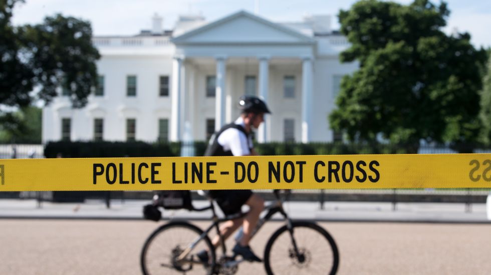 Polizeiabsperrung vor dem Weißen Haus in Washington