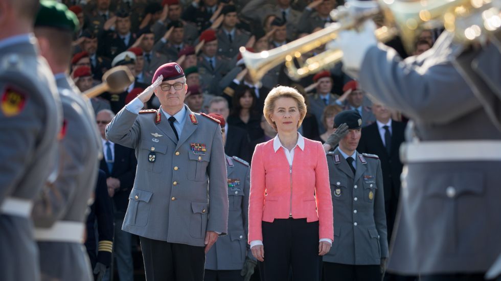 Die deutsche Bundeswehr und Ursula von der Leyen