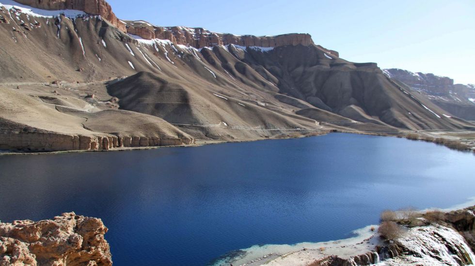 Blauer See in den Bergen Afghanistans