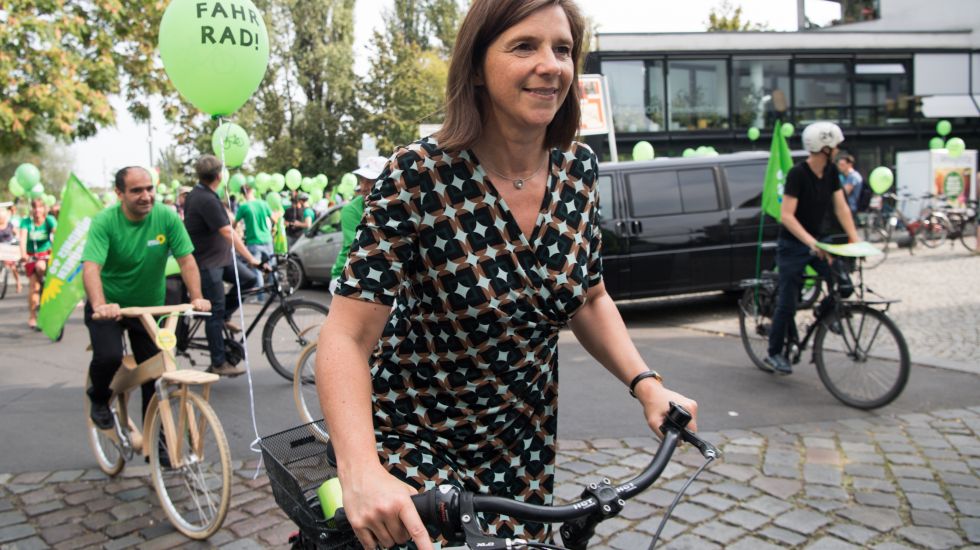 Katrin Göring-Eckardt auf einer Fahrrad-Demonstration