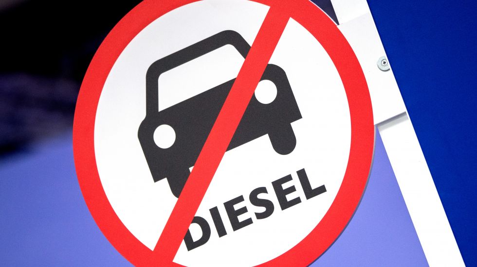 Straßenschschild: Diesel-Fahrverbot