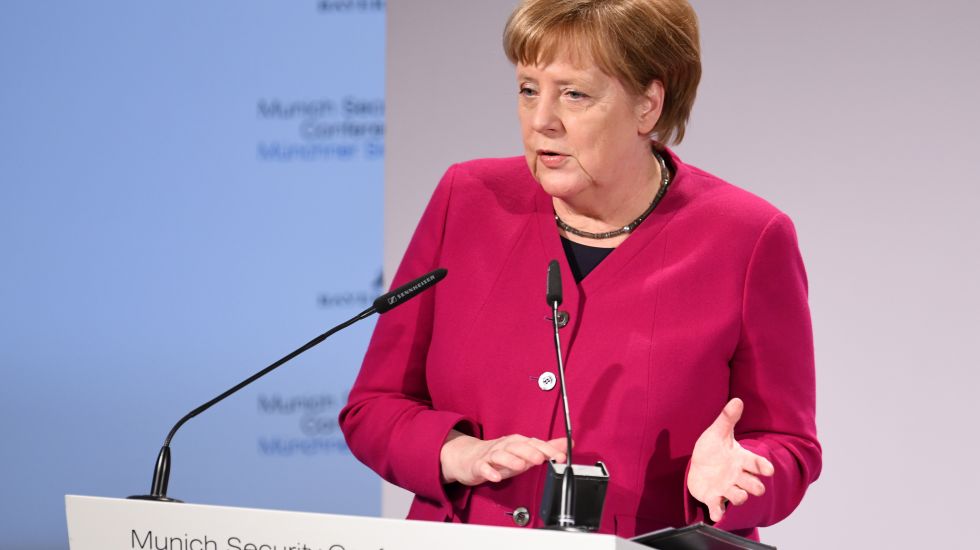 Bundeskanzkerin Angela Merkel haelt eine Rede auf der Muenchner Sicherheitskonferenz