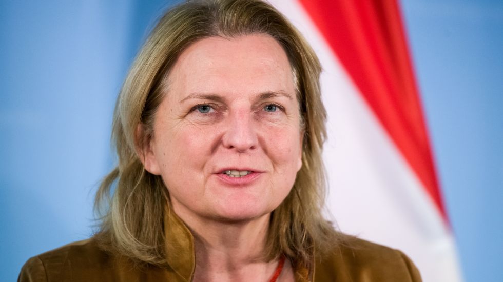 Karin Kneissl, Außenministerin von Oesterreich, aeußert sich bei einer Pressekonferenz mit Außenminister Maas nach ihrem Gespraech im Auswaertigen Amt