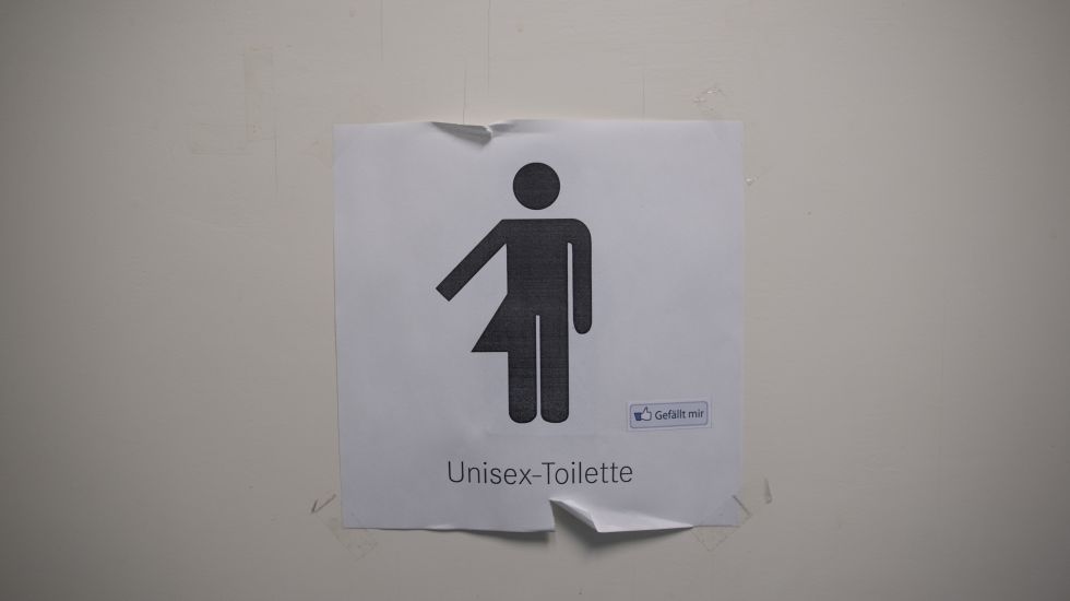 Eine Toilette in der Parteizentrale der Linken ist als "Unisex-Toilette" gekennzeichnet.