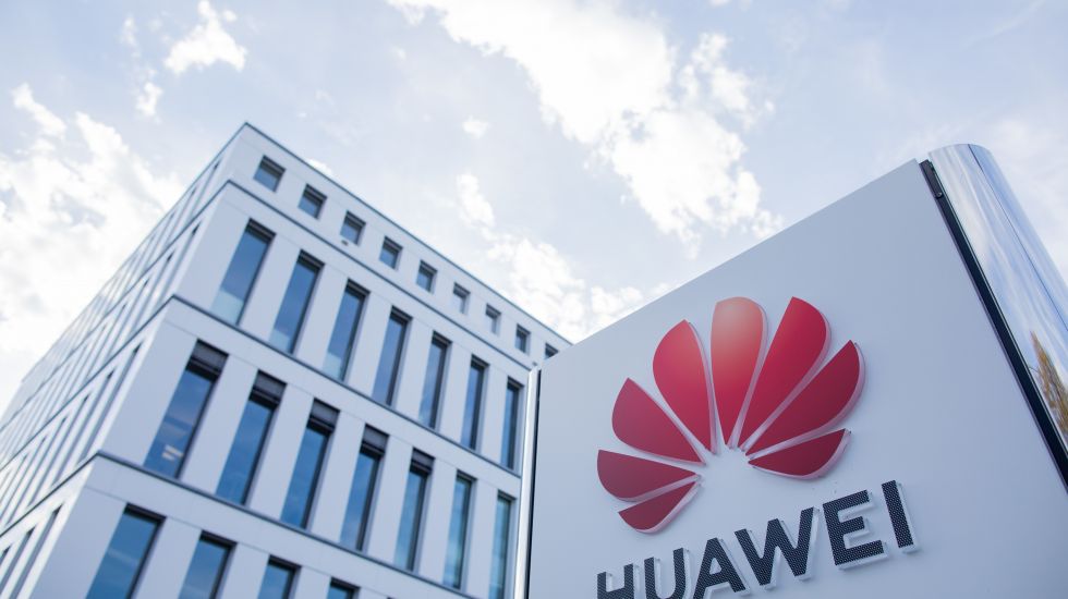 5.10.2019, Nordrhein-Westfalen, Düsseldorf: Blick auf die Huawei Deutschland Zentrale. Trotz Bedenken aus der Politik kann der chinesische Telekommunikationskonzern Huawei künftig beim Ausbau des deutschen 5G-Mobilfunknetzes kräftig mitmischen.