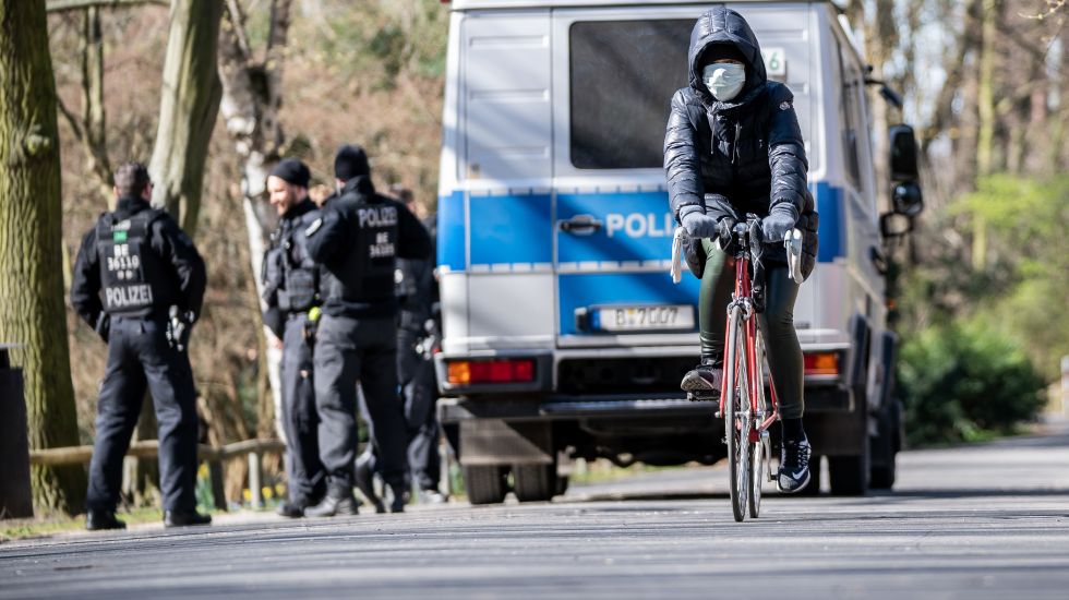 polizei-kontrolen-coronakrise-soldaten-berlin