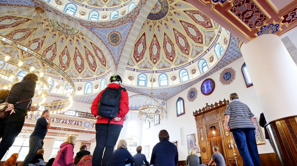 gebetsruf-moscheen-kulturkampf-muezzin-religionsfreiheit-verfolgte-minderheiten