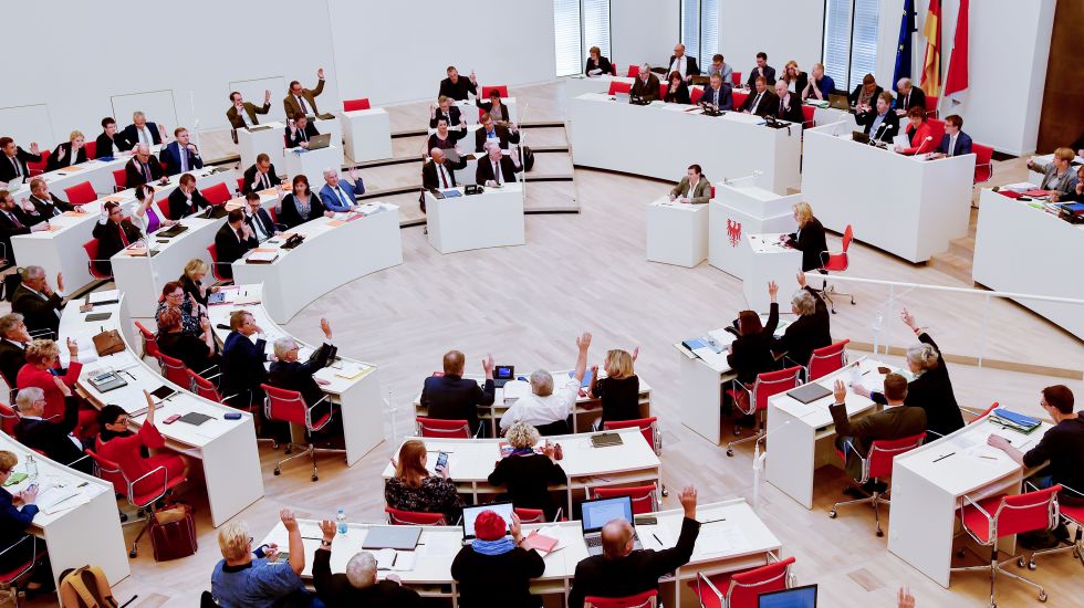 verfassungsgericht-afd-niederlage-standestaat-frauenquote-thueringen-klage-grundgesetz-geschlechtergleichheit