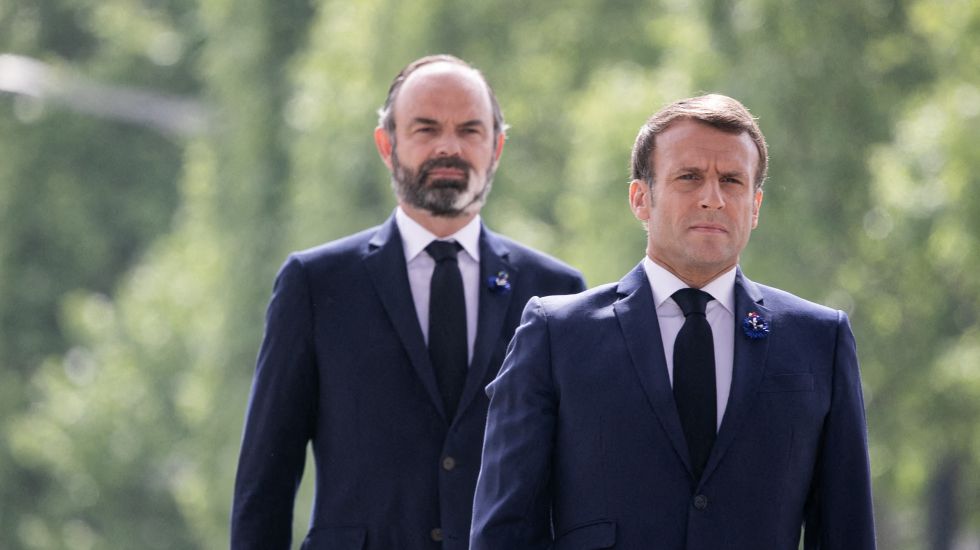 Frankreichs Regierung Tritt Zurück