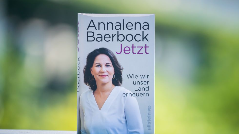 Buchcover von Annalena Baerbocks Sachbuch "Jetzt"