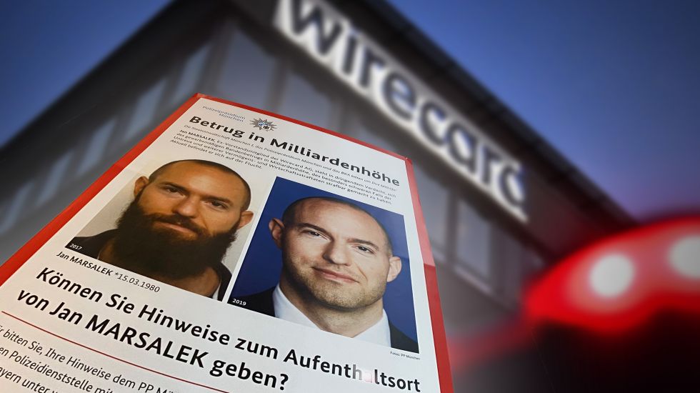 Fahndungsplakat mit zwei Fotos von Ex-Wirecard-Vorstand Jan Marsalek