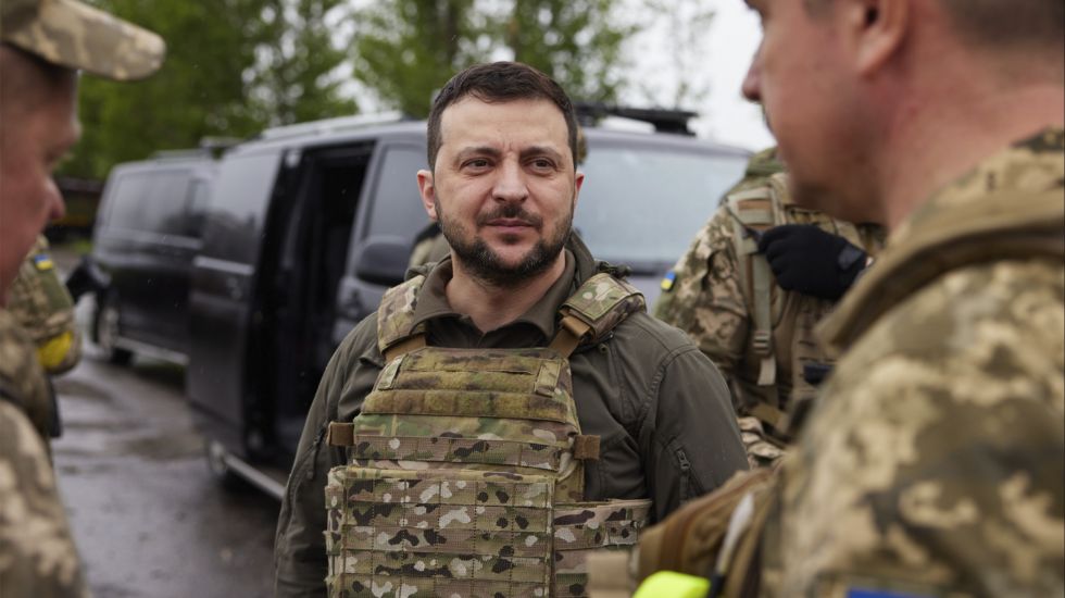 Der ukrainische Präsident Selenskyj auf Truppenbesuch