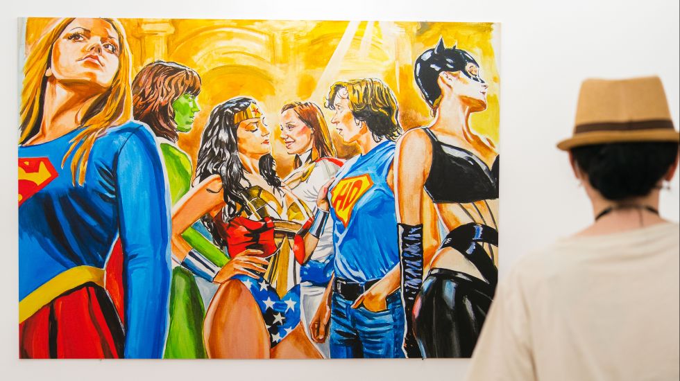 Malerei mit weiblichen Superhelden 
