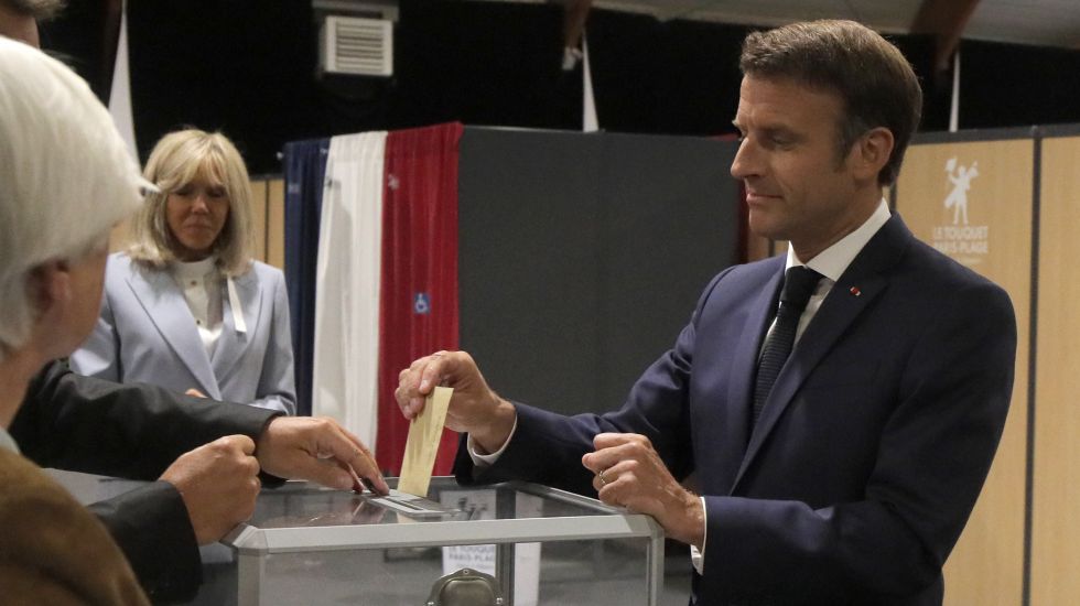 Emmanuel Macron an der Wahlurne
