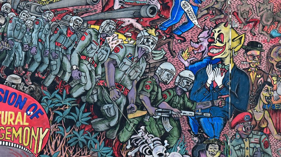Das umstrittene Großgemälde des indonesischen Künstlerkollektivs Taring Padi auf dem Friedrichsplatz