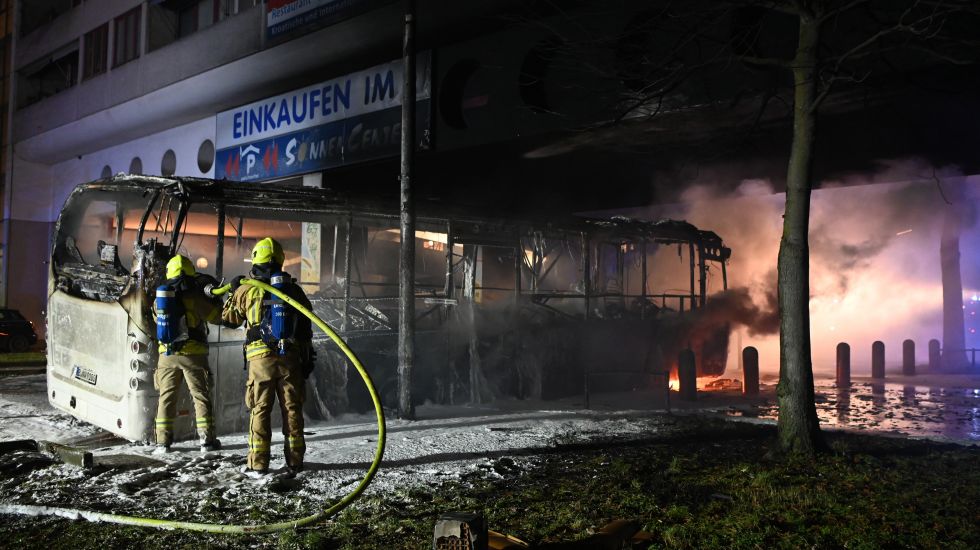 brennender Reisebus in Berlin